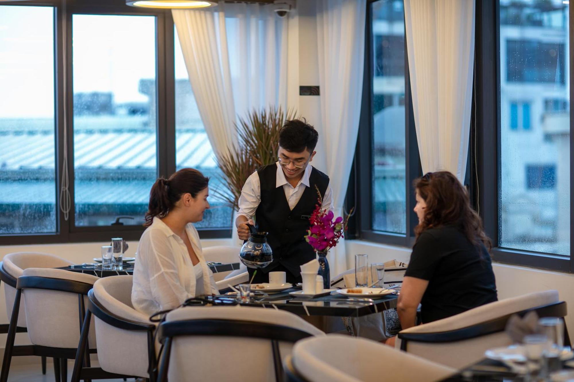 Le Premier Hotel & Rooftop Bar هانوي المظهر الخارجي الصورة