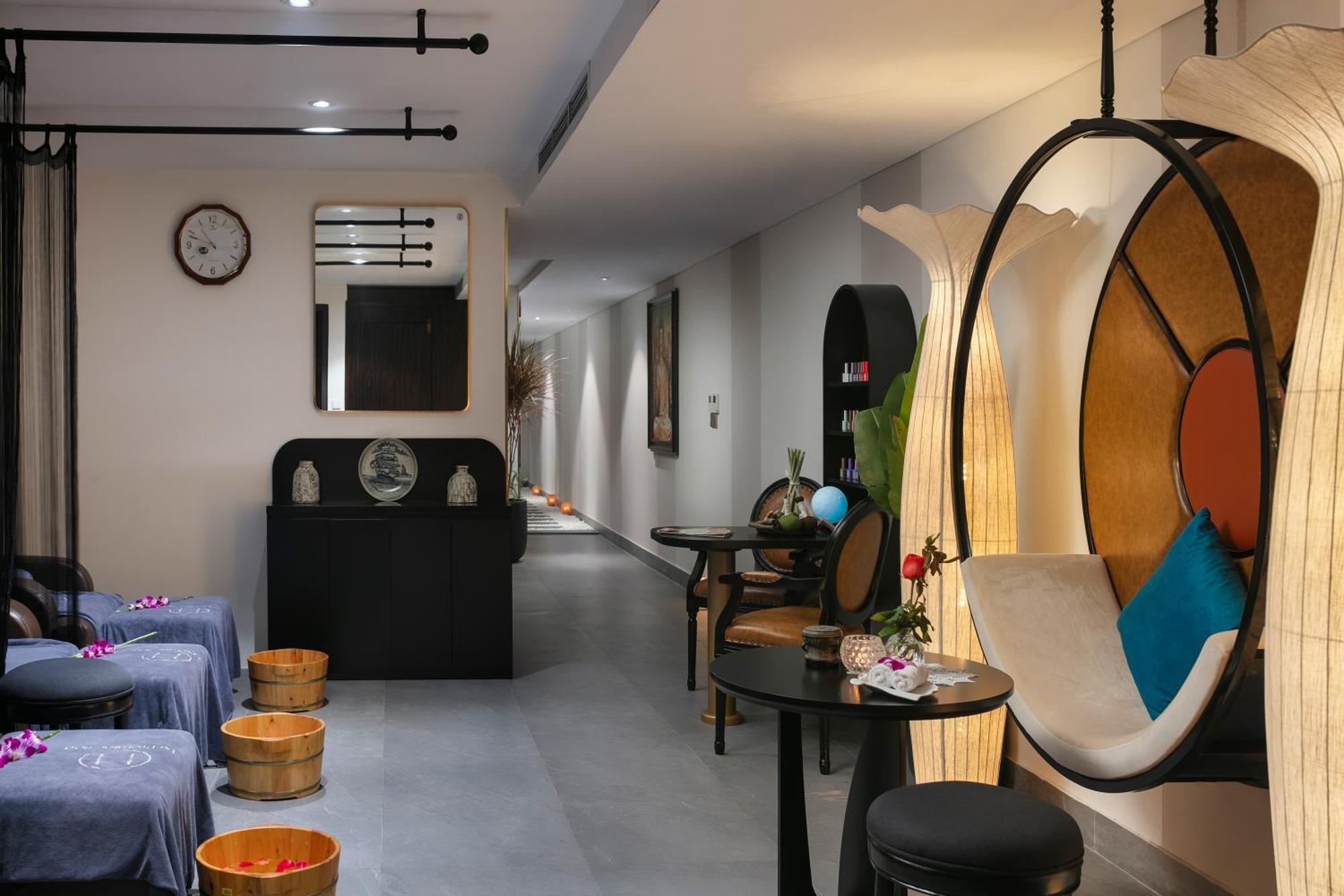 Le Premier Hotel & Rooftop Bar هانوي المظهر الخارجي الصورة